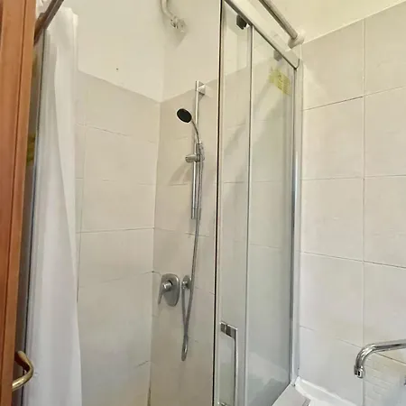 Moon Con Bagno Condiviso *